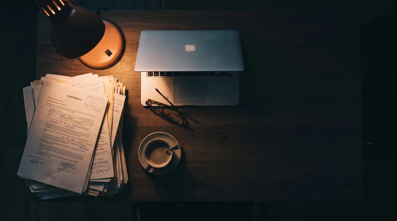Un espace de travail lumineux